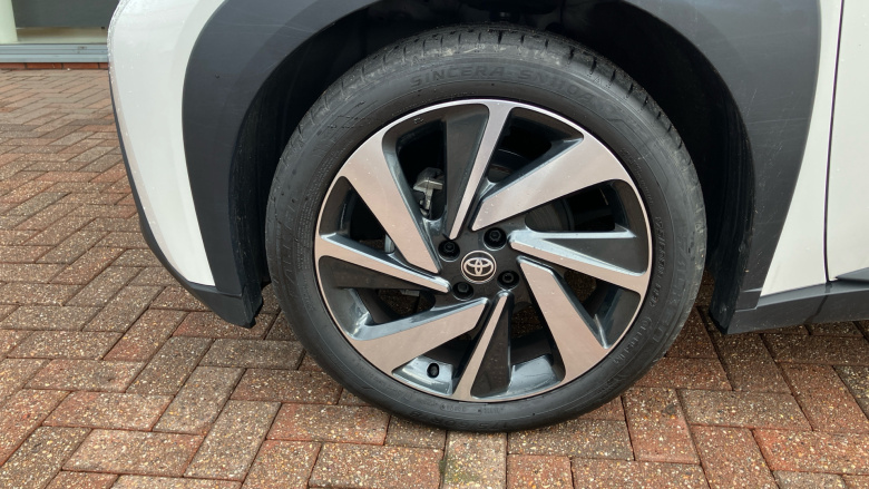 Toyota Aygo X 1.0 VVT-i Edge 5dr Petrol Hatchback